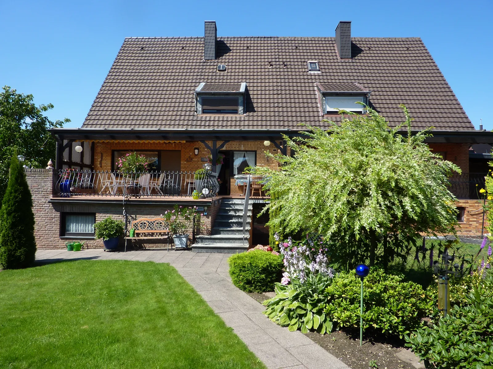 Einfamilienhaus mit großem Garten, Bergheim · Kenten